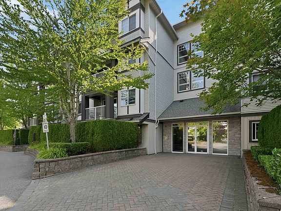 3rd image of 19340 65th Ave #410