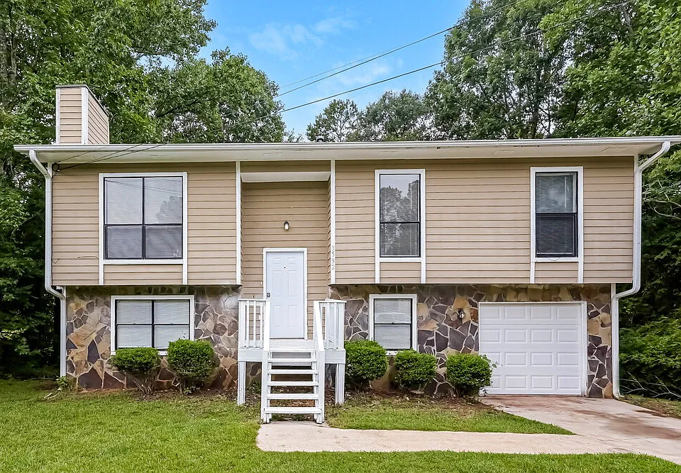 3592 Riverchase Dr