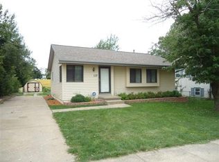 113 W Laura Ln, Knoxville, IA 50138