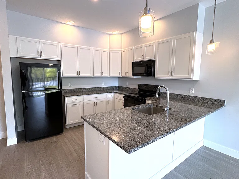 118 Old Colony Ave #422 — Photo 1
