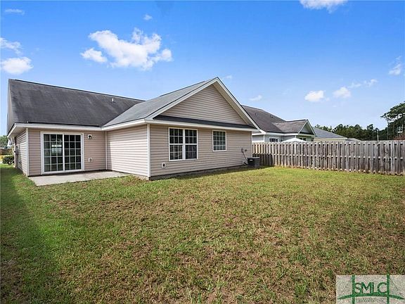 4th image of 16 Fox Glen Ct