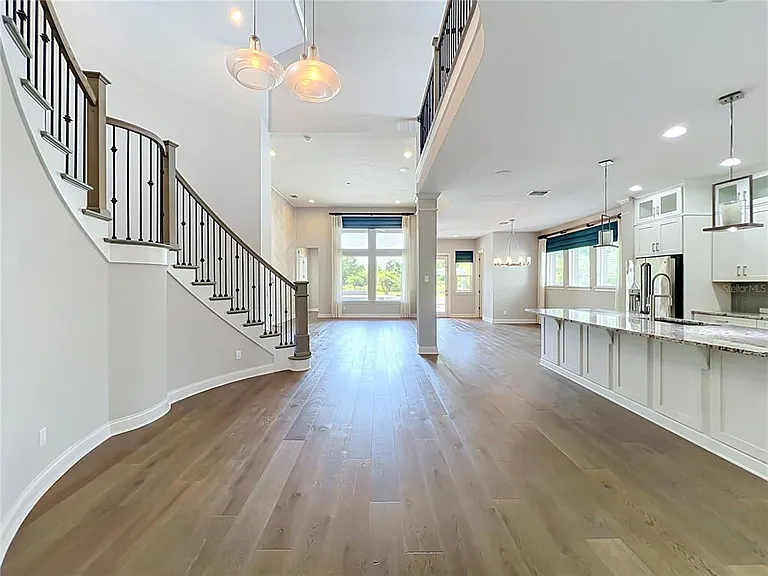 9646 Reymont St — Photo 12
