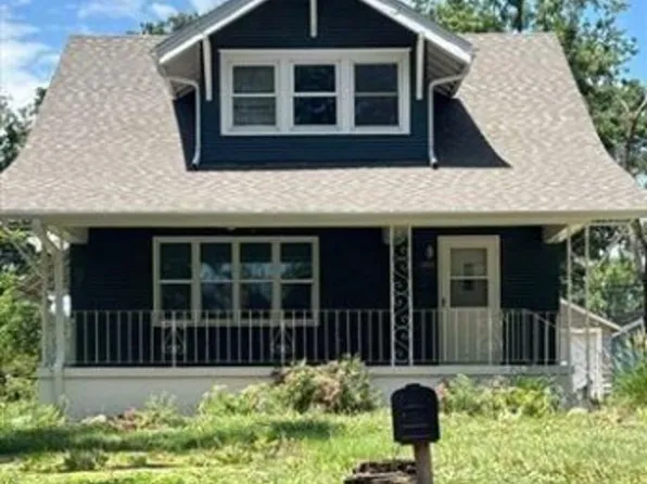 1323 H St, Fairbury, NE 68352