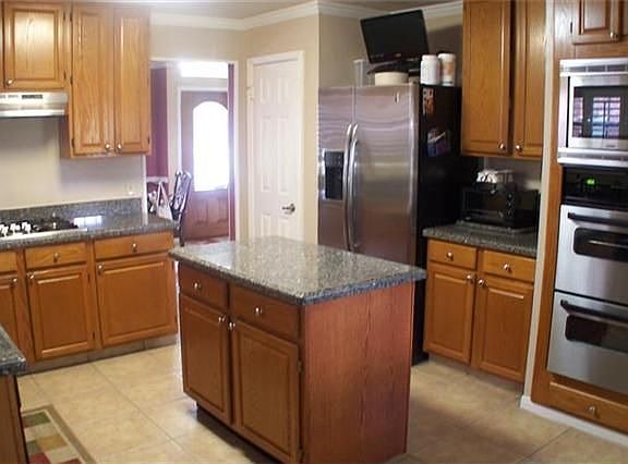 4th image of 2803 Potomac Dr