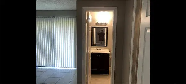 7427 SW 11th Ct — Photo 11