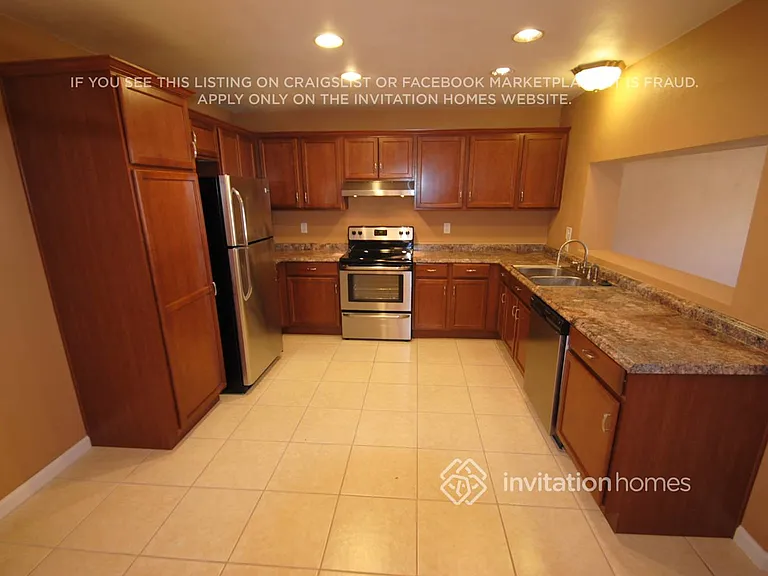 907 N Wedgewood Dr — Photo 6