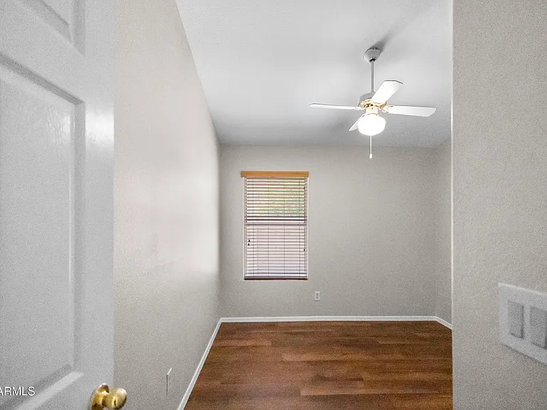 1214 E Beverly Ln — Photo 18