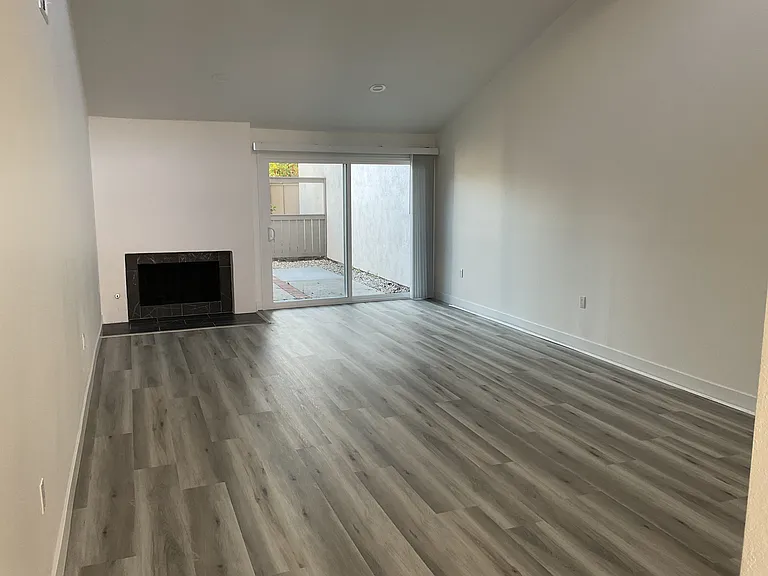 19752 Shorecliff Ln — Photo 11