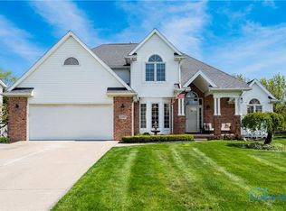 2117 Old Trail Rd, Perrysburg, OH 43551