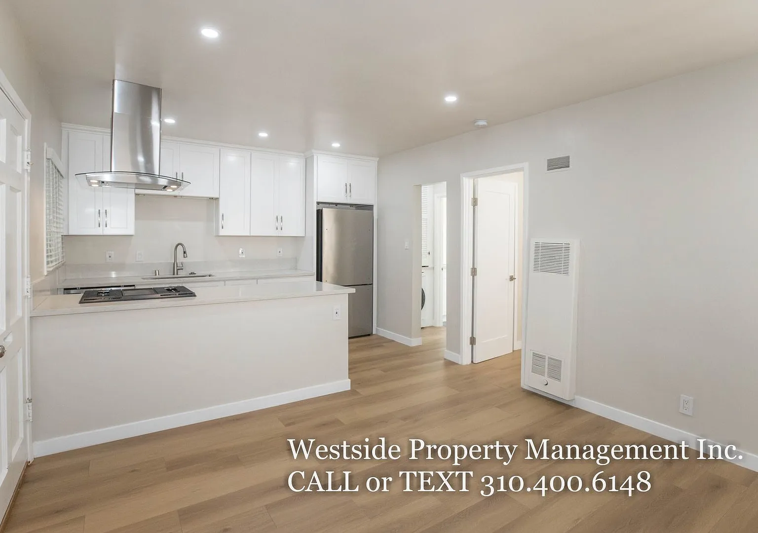Prime Santa Monica 1+1 Completely Remodeled W/Private Enclosed Yard — Photo 1