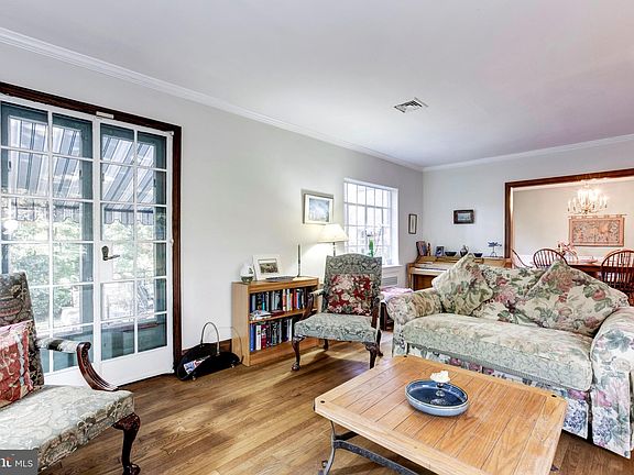4th image of 7818 Hampden Ln