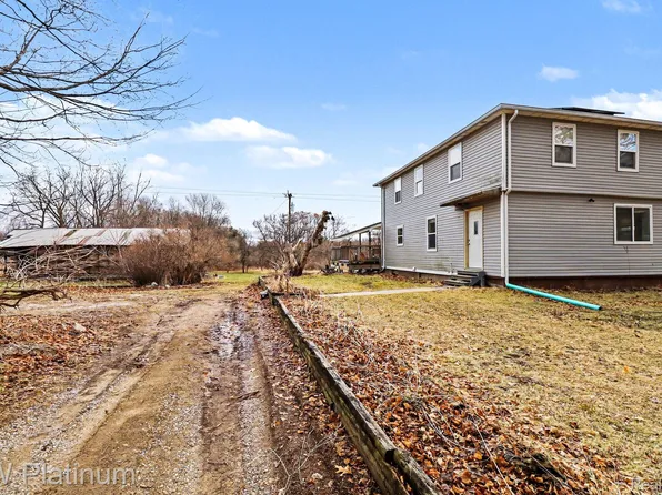 5160 Laur Rd, North Branch, MI 48461