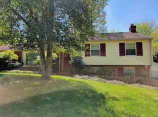 10033 Hobby Hill Rd, Richmond, VA 23235
