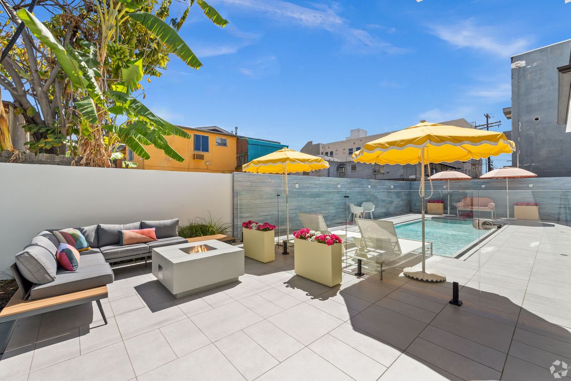 Fireside Lounge & Plunge Pool