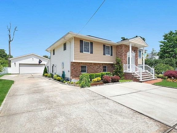 2nd image of 8 Chadwick Ct
