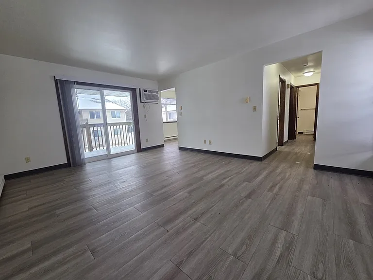 1057 W Cecil St #4 — Photo 27