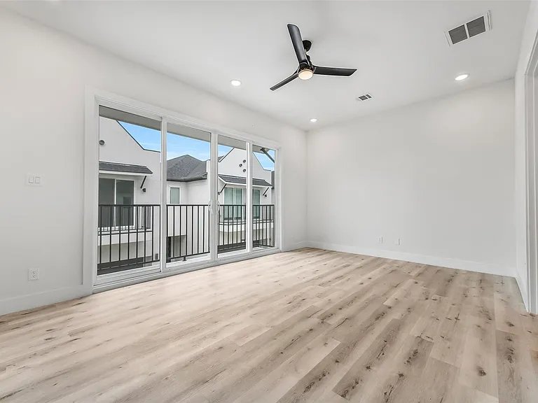 5906 Saint Augustine St #A — Photo 13