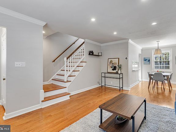3rd image of 3535 S Wakefield St