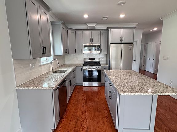 2nd image of 123 E Jersey St #1