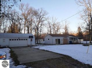 19566 Hoxeyville Rd, Wellston, MI 49689
