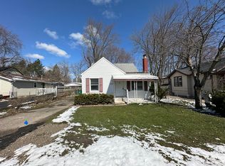 213 Hickory Dr, Troy, MI 48083