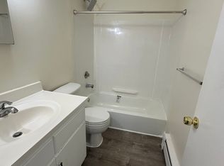 7 Gorham Ave APT 18, Clinton, MA 01510