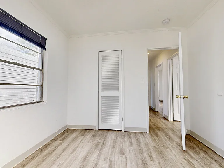 526 Ware St — Photo 6