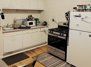 917 W Waveland Ave, Chicago, IL 60613