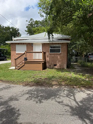 252 Claude St Photo 1