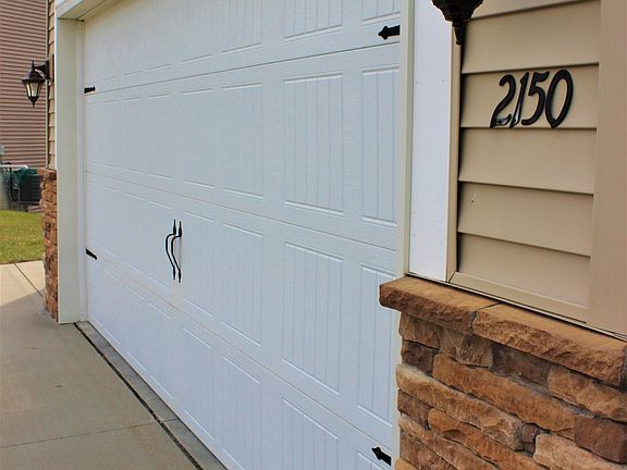 3rd image of 2150 SE Crabapple Ct