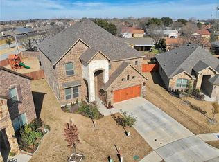 752 Ravenwood Dr, Saginaw, TX 76179