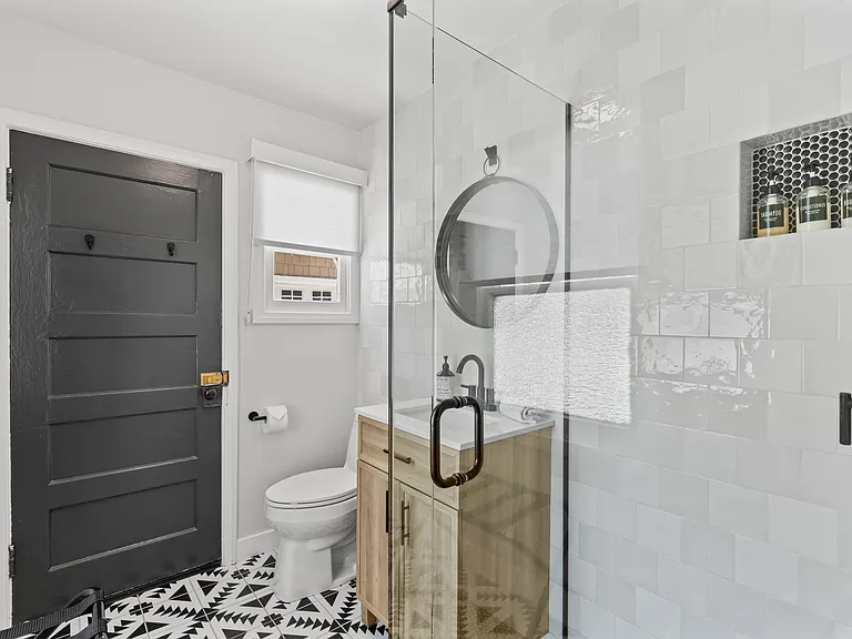 127 Agate Ave #A — Photo 9