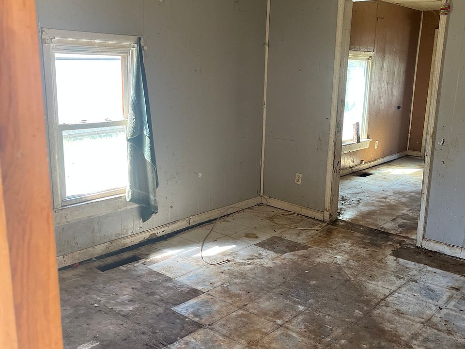2nd image of 640 E McCracken Ave