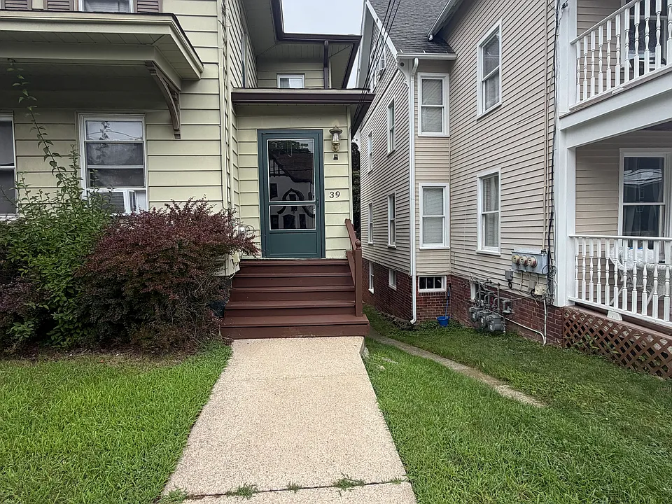 39 Rogers St #2