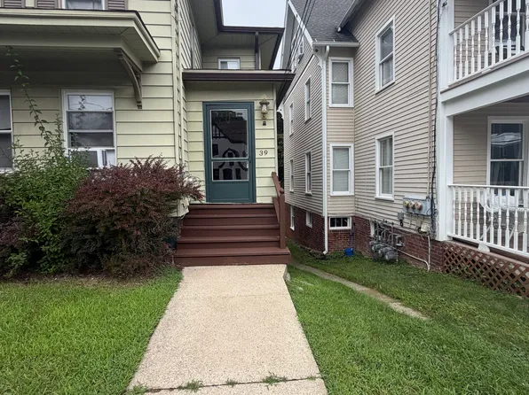 39 Rogers St #2, Branford, CT 06405