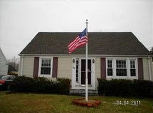 34 Carpathia Rd, Cranston, RI 02920