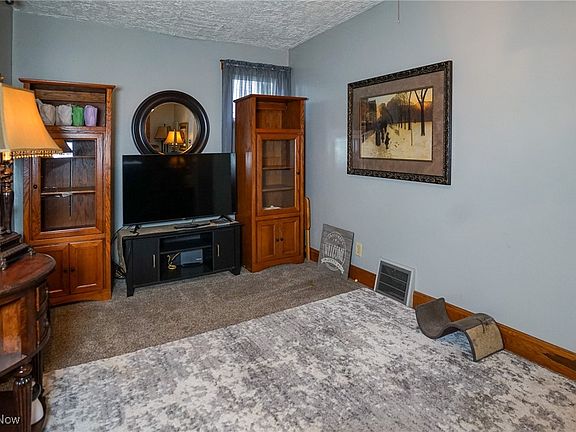 4th image of 4024 Hambleton Ave
