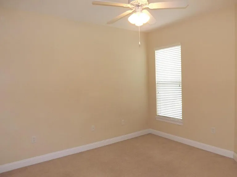 321 Nathey Ave — Photo 8