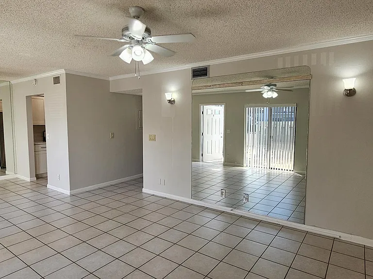 2245 SW 22nd Ave #1020 — Photo 6