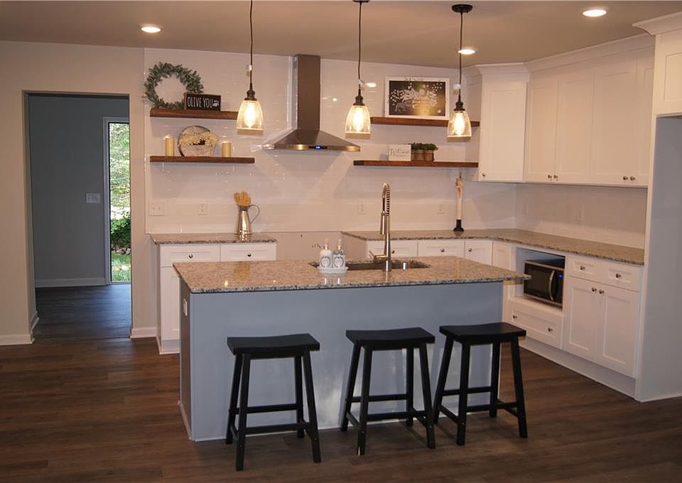 1st image of 2485 Arkose Dr SW