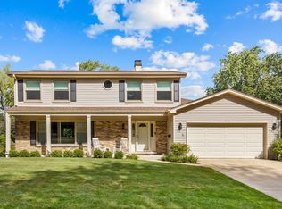 1112 Regency Ln, Libertyville, IL