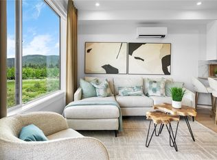 1371 Goldstream Ave #109, Langford, BC V9B 2Y5