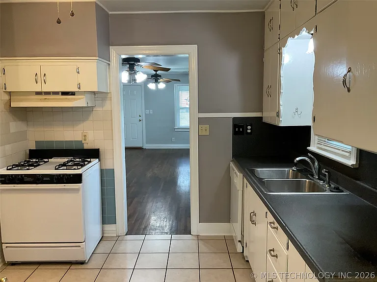 137 N Delaware Pl — Photo 8