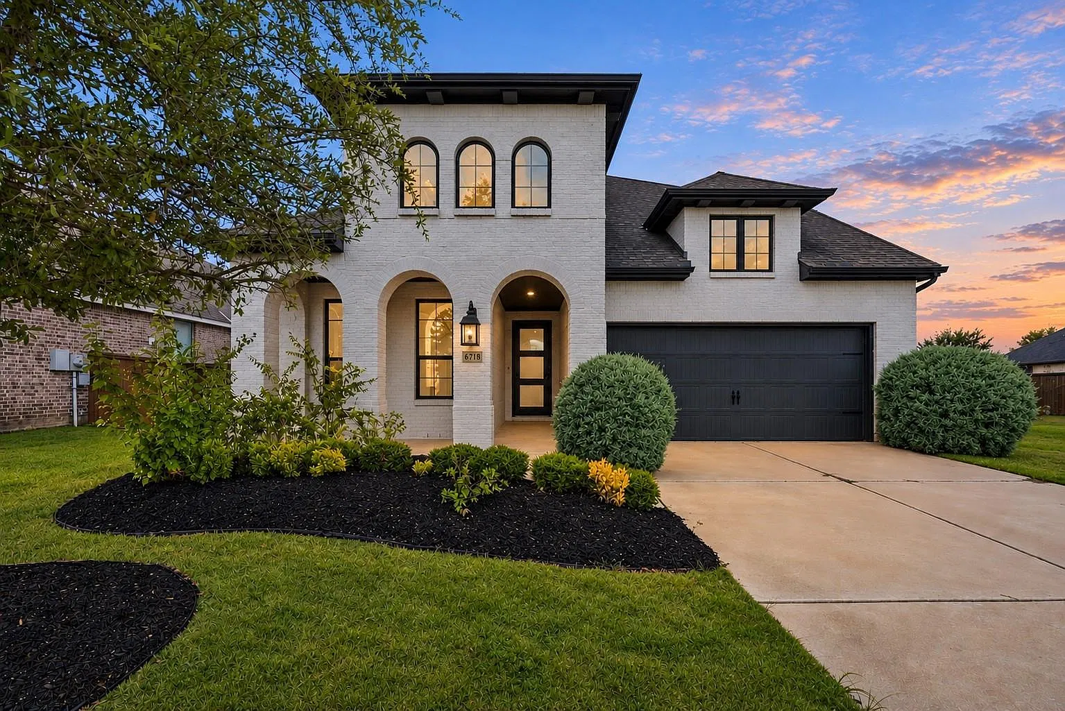 4 bed, 4.0 bath, 3072 sqft, $3,600 — Photo 1