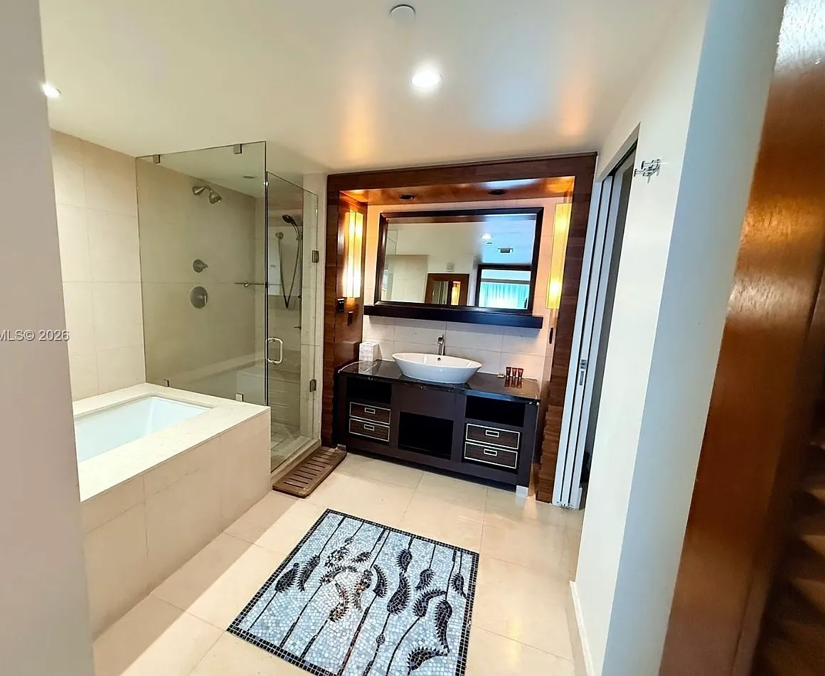 2 bed, 887 sqft, $6,000 — Photo 3