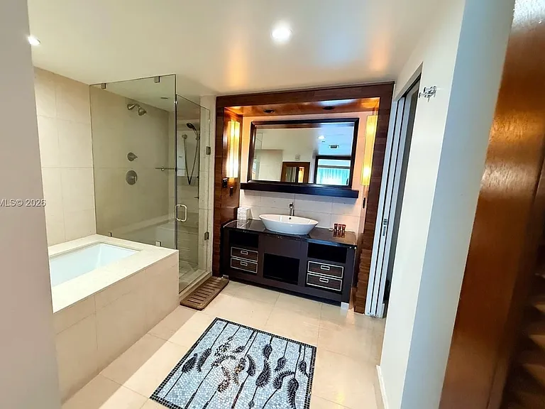 6801 Collins Ave #309 — Photo 3