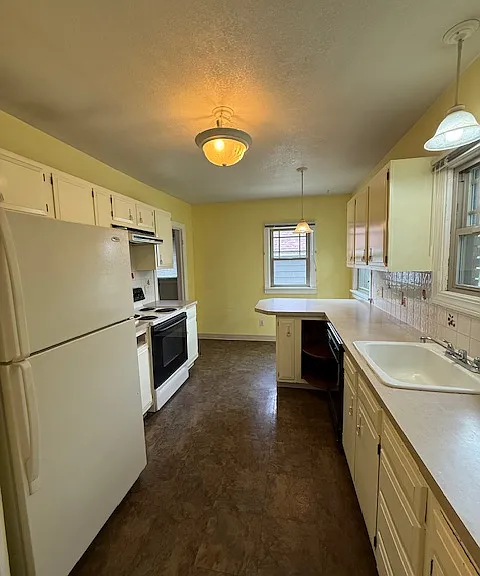 1204 S Maple St — Photo 4