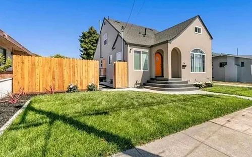 718 39th St Photo 1