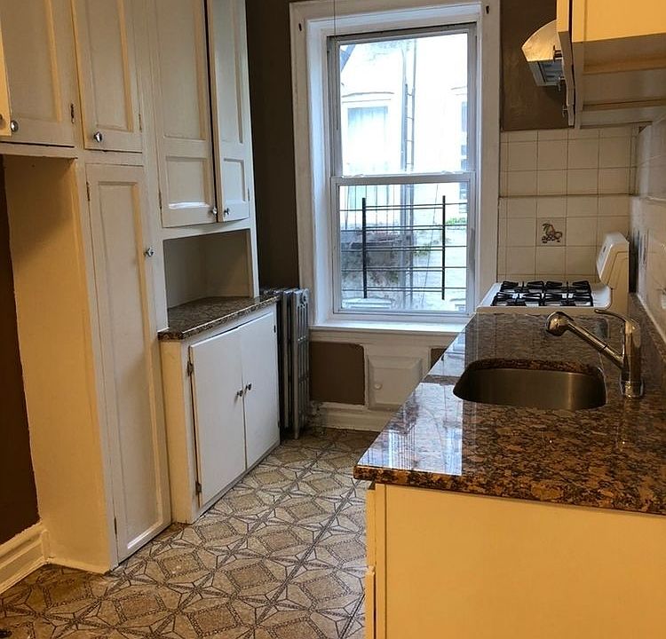 2nd image of 79 E 51st St APT 3