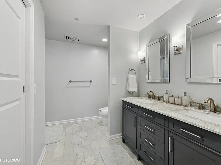 33 W Huron St #510 — Photo 13